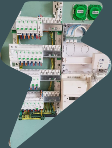 Tableau électrique installé par Purnelle Électricité à Amiens